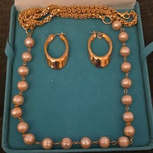 Elegant Gold and Pink Pearl Jewelry Set. 17 Inches Never Worn